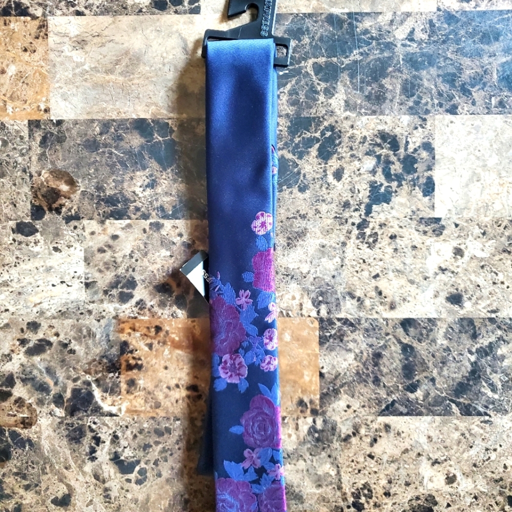 NECK TIE